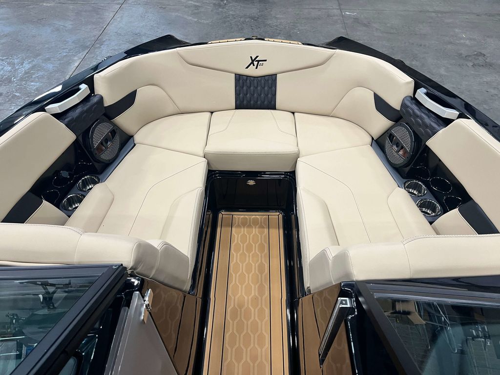 2024 MasterCraft XT22