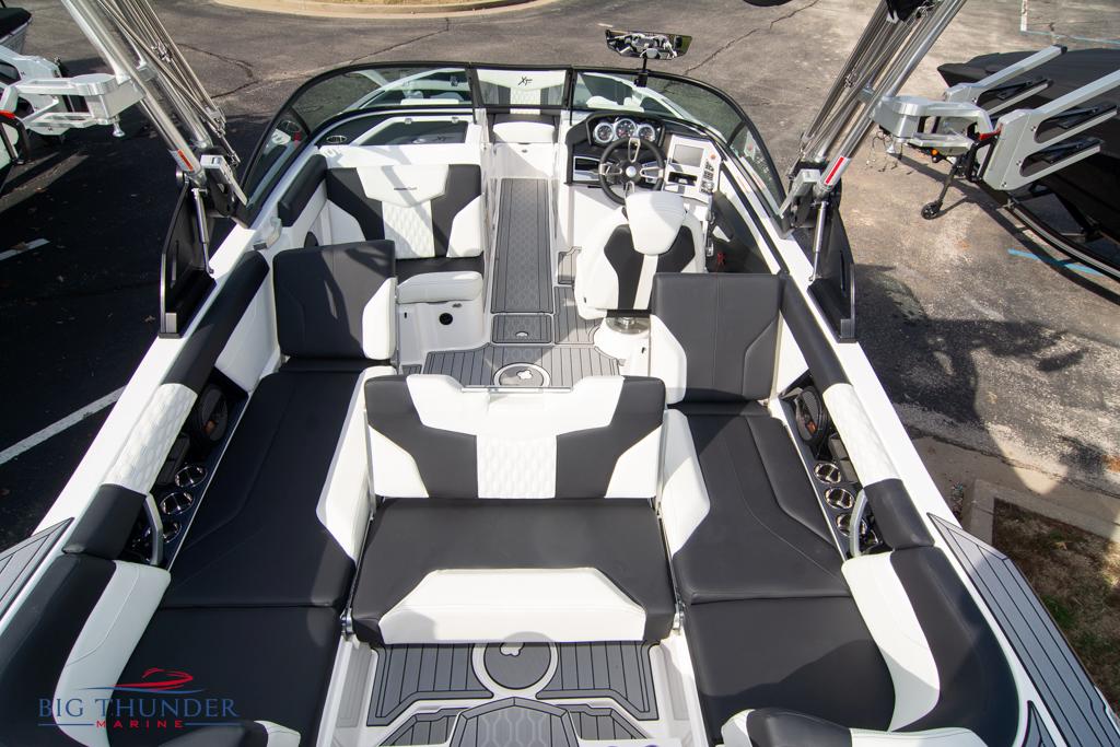 2023 Mastercraft XT24