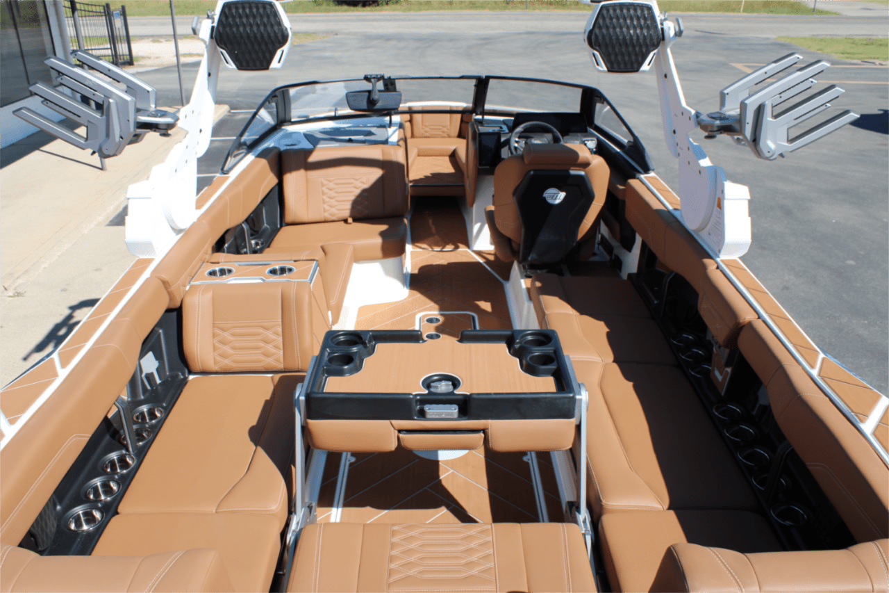 2025 Malibu 26 LSV