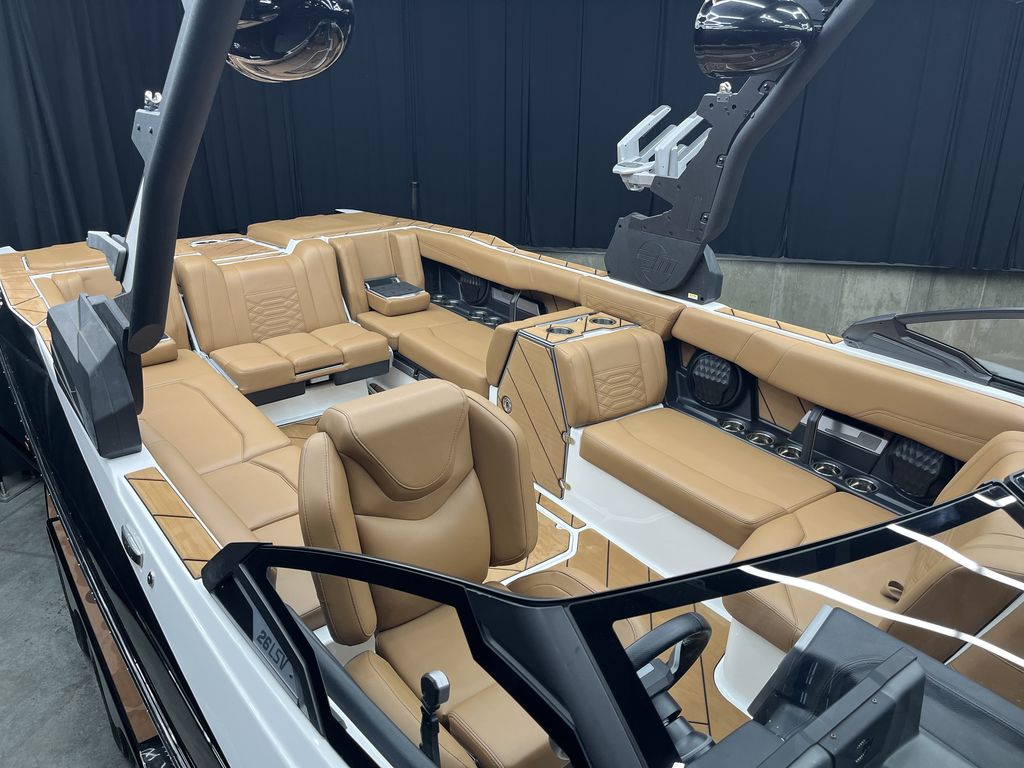 2024 Malibu Boats 26 LSV Icon