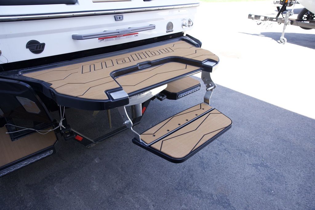 2025 Malibu Boats 23 MXZ