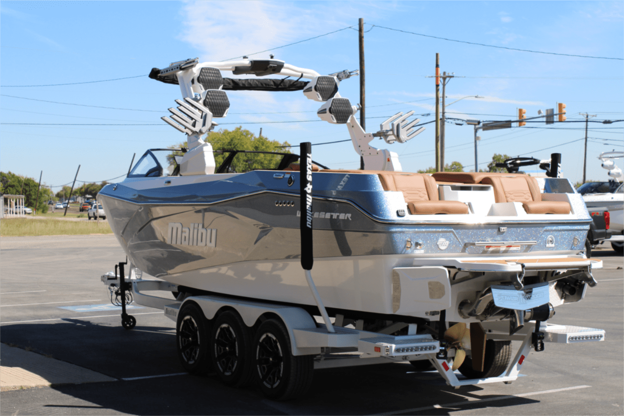 2025 Malibu 26 LSV