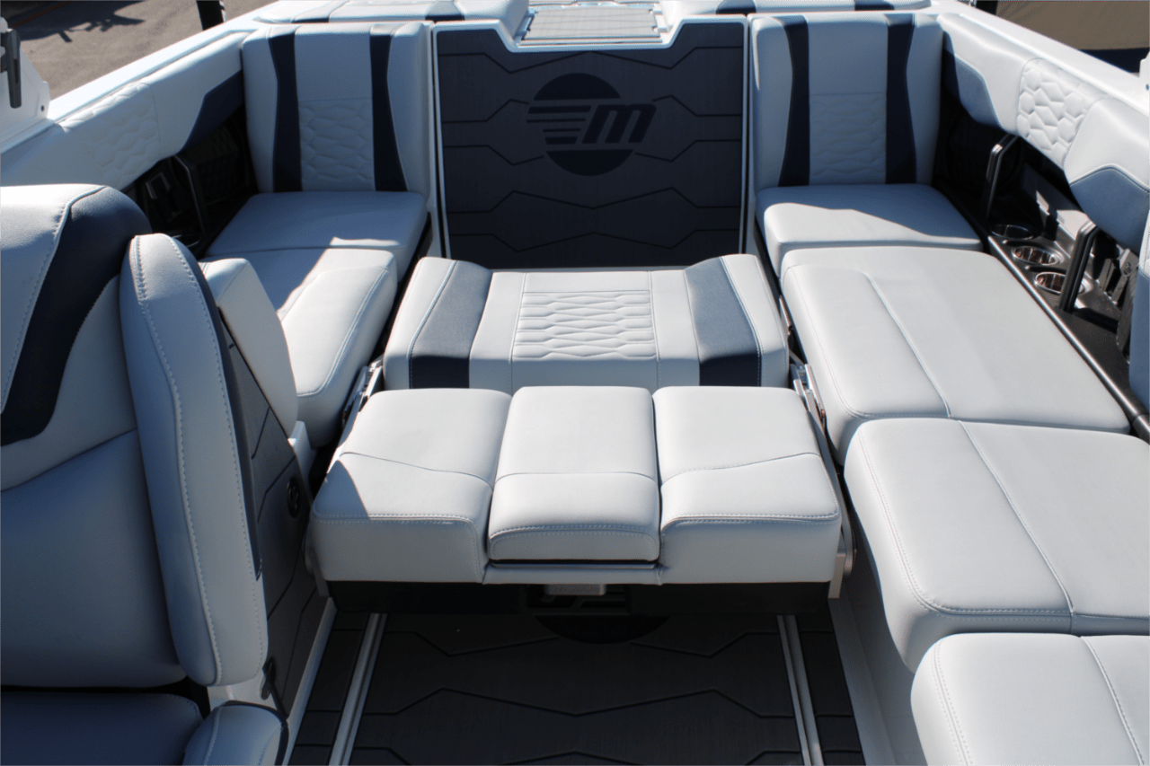 2025 Malibu 24 MXZ