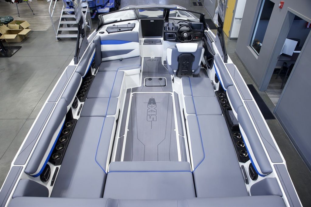 2025 Axis Wake Research A245