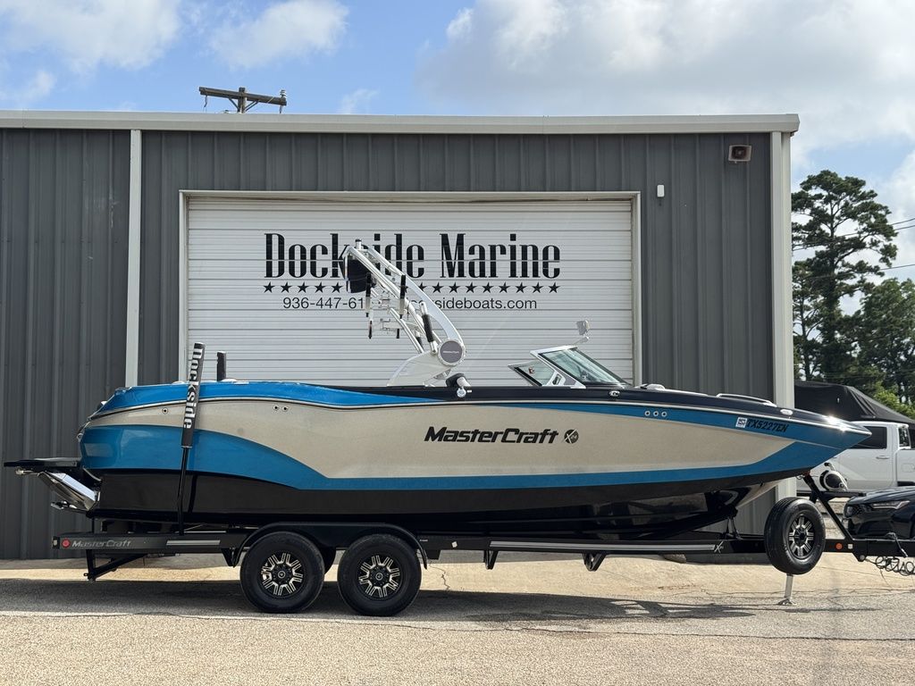 2019 MasterCraft X24