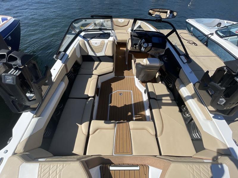 2022 Nautique G21