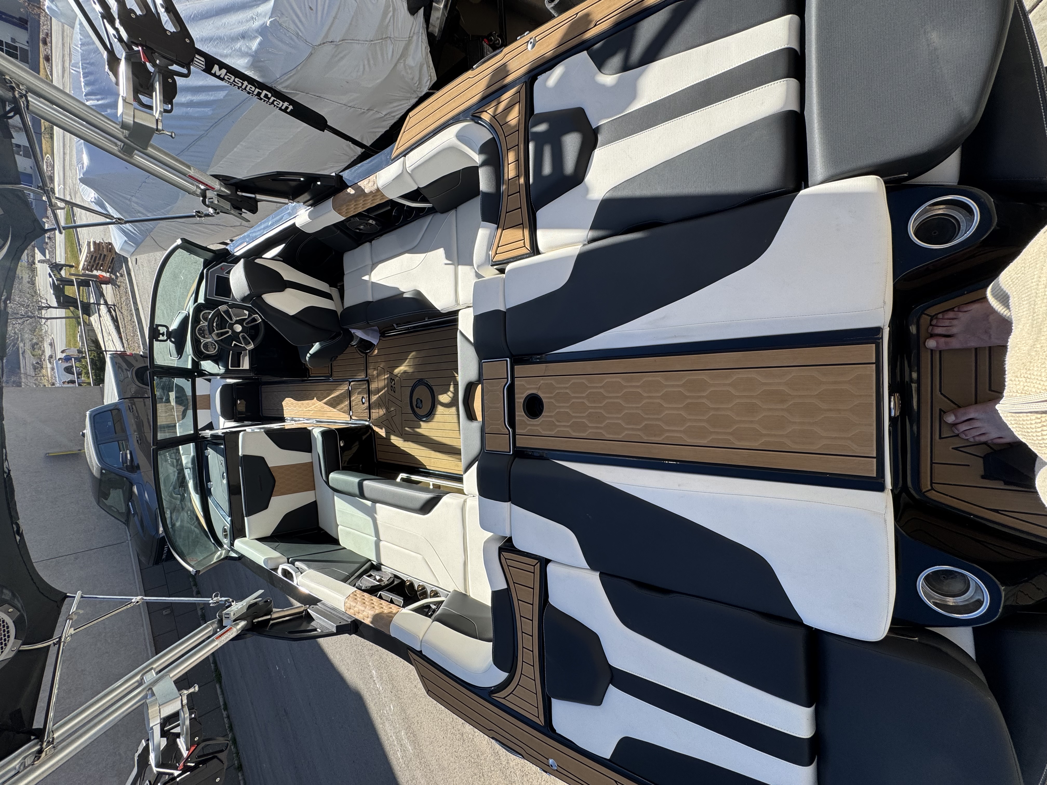 2022 Mastercraft XT23 