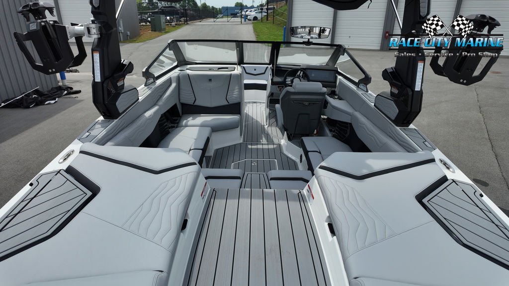 2025 Nautique G21
