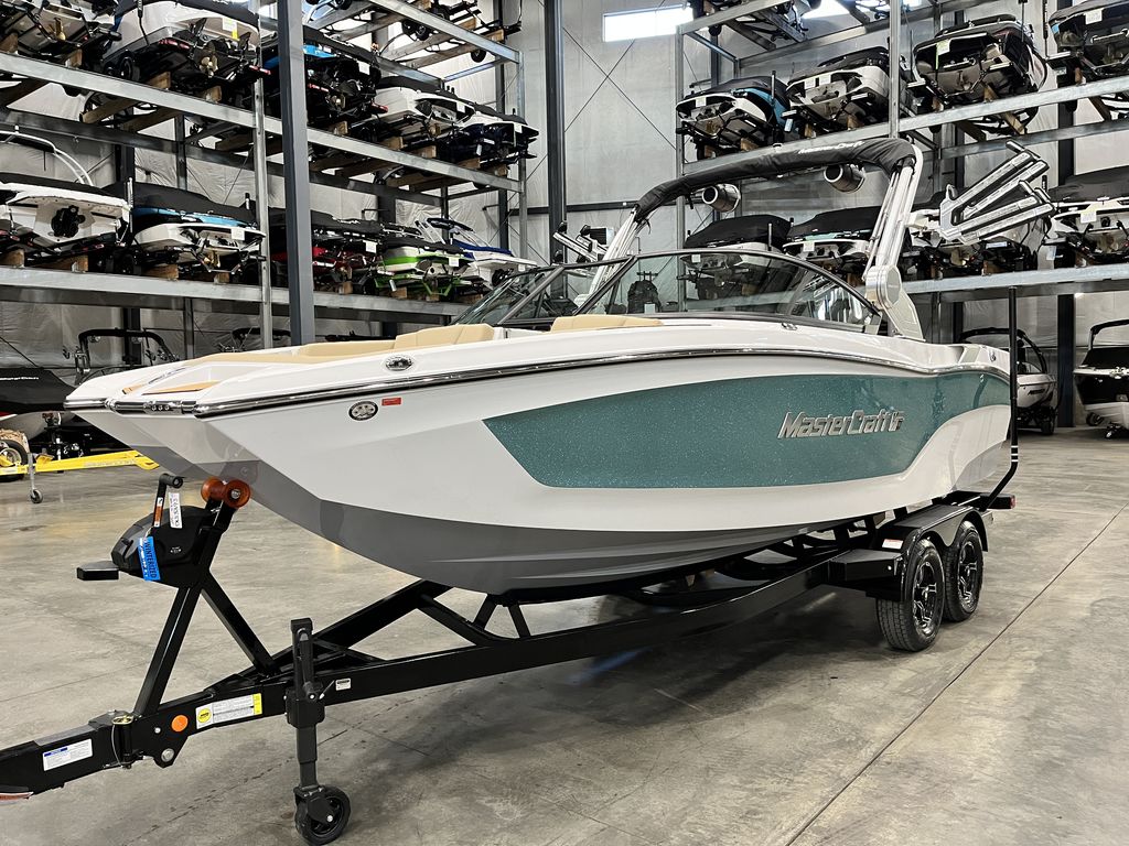 2024 MasterCraft XT22