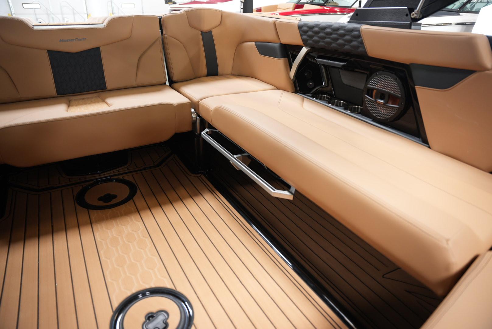 2025 MasterCraft XT22 – ALL NEW FEATURES!