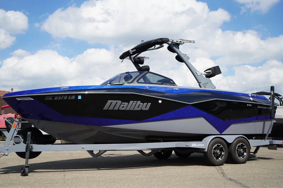 2022 Malibu Wakesetter 25 LSV