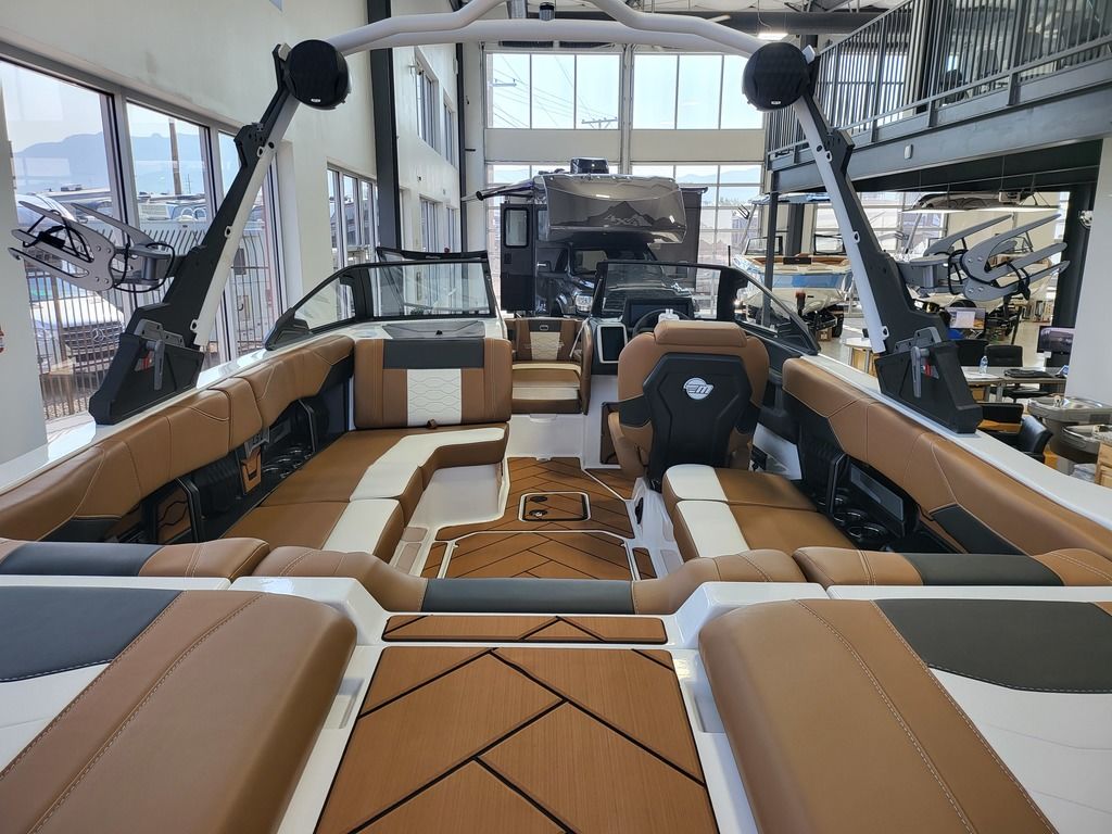 2024 Malibu Boats 23 LSV