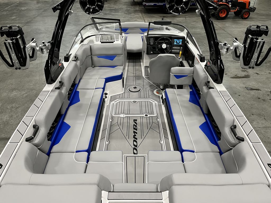 2023 MOOMBA Makai