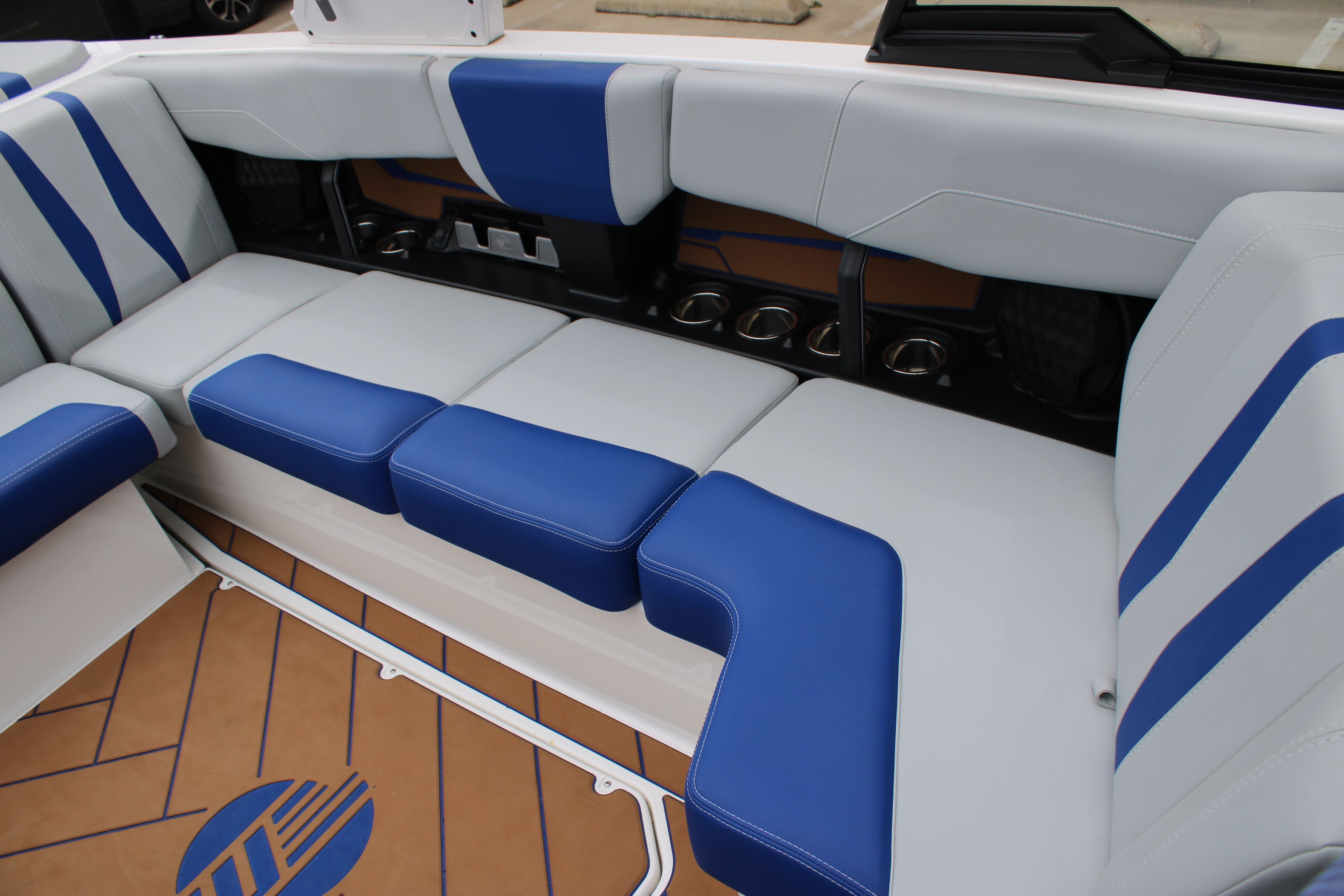 2023 Malibu 22 LSV