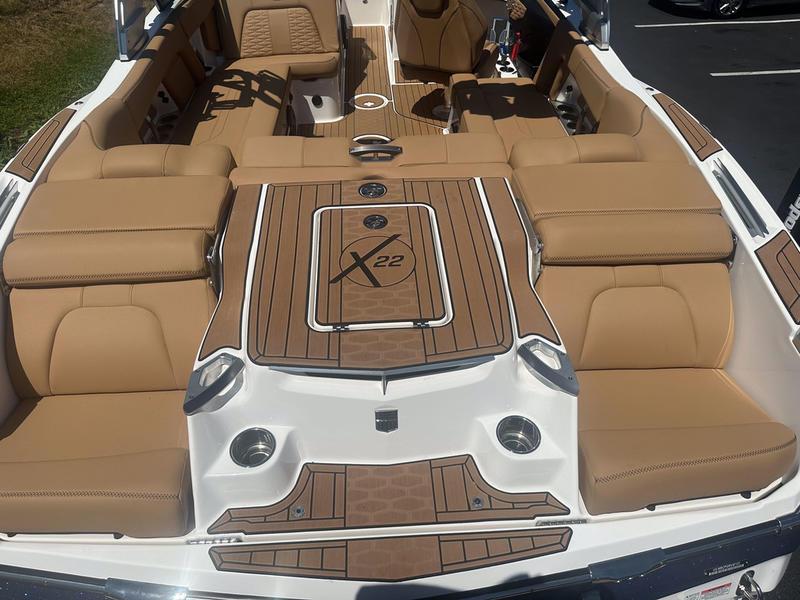 2021 MasterCraft X22