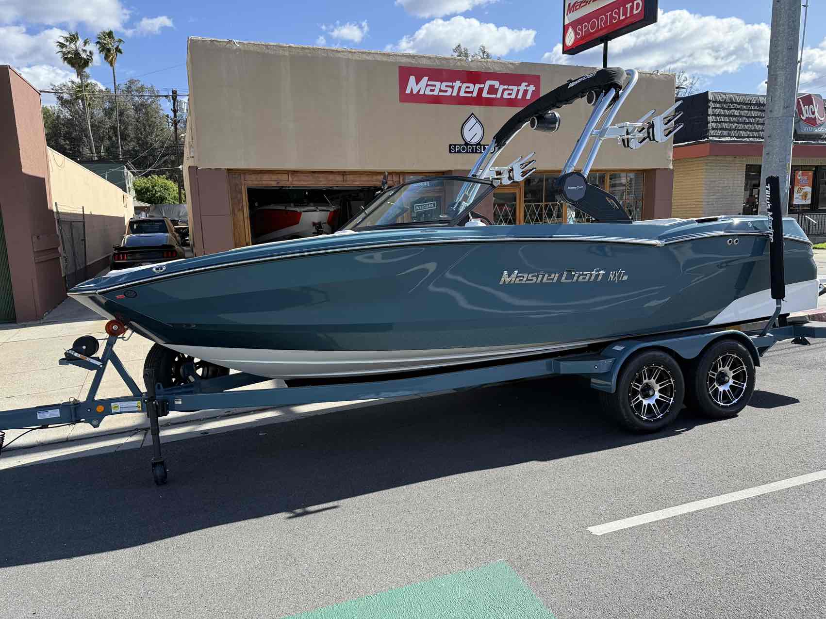 boat.Title