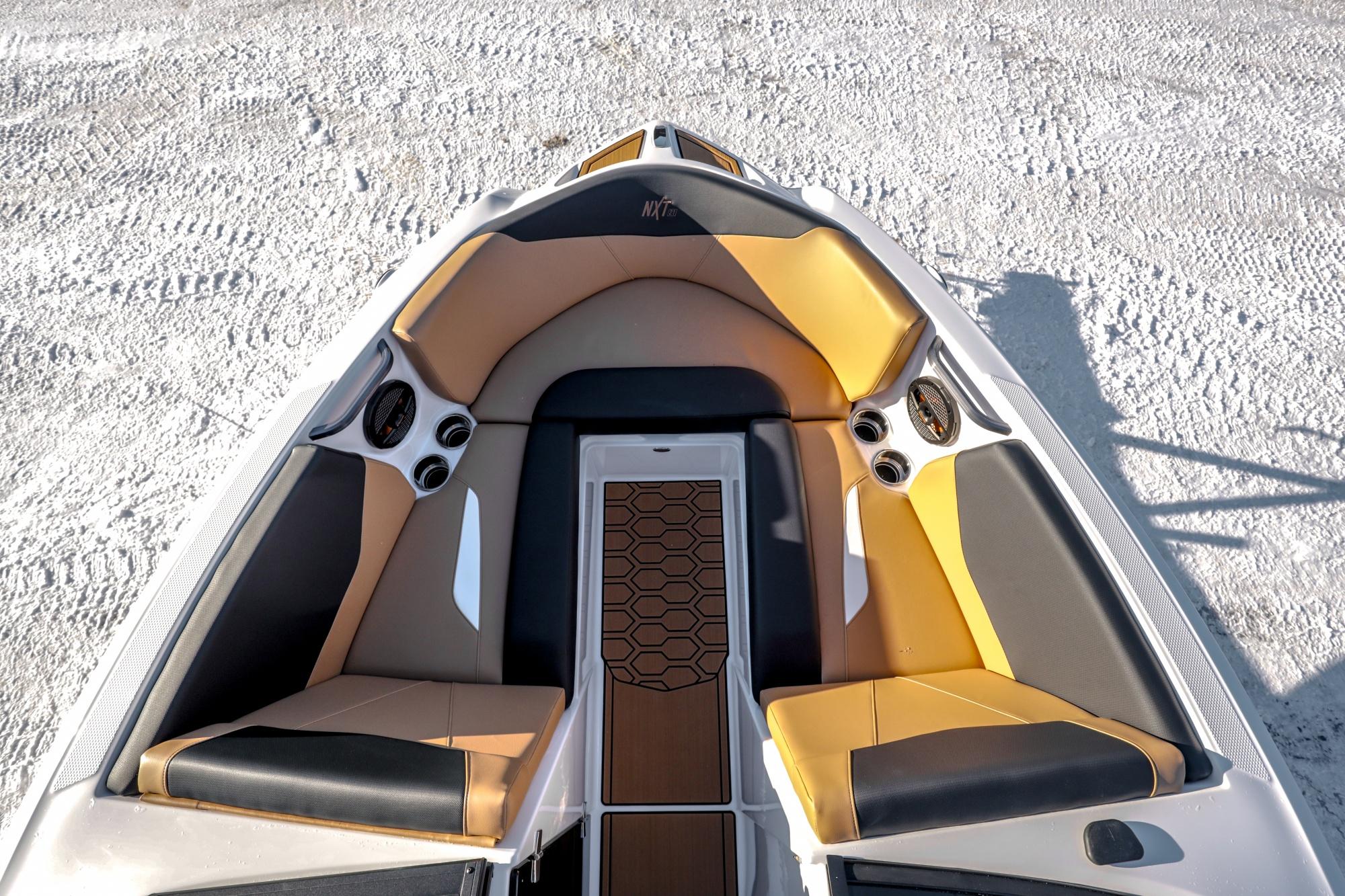MasterCraft NXT 21
