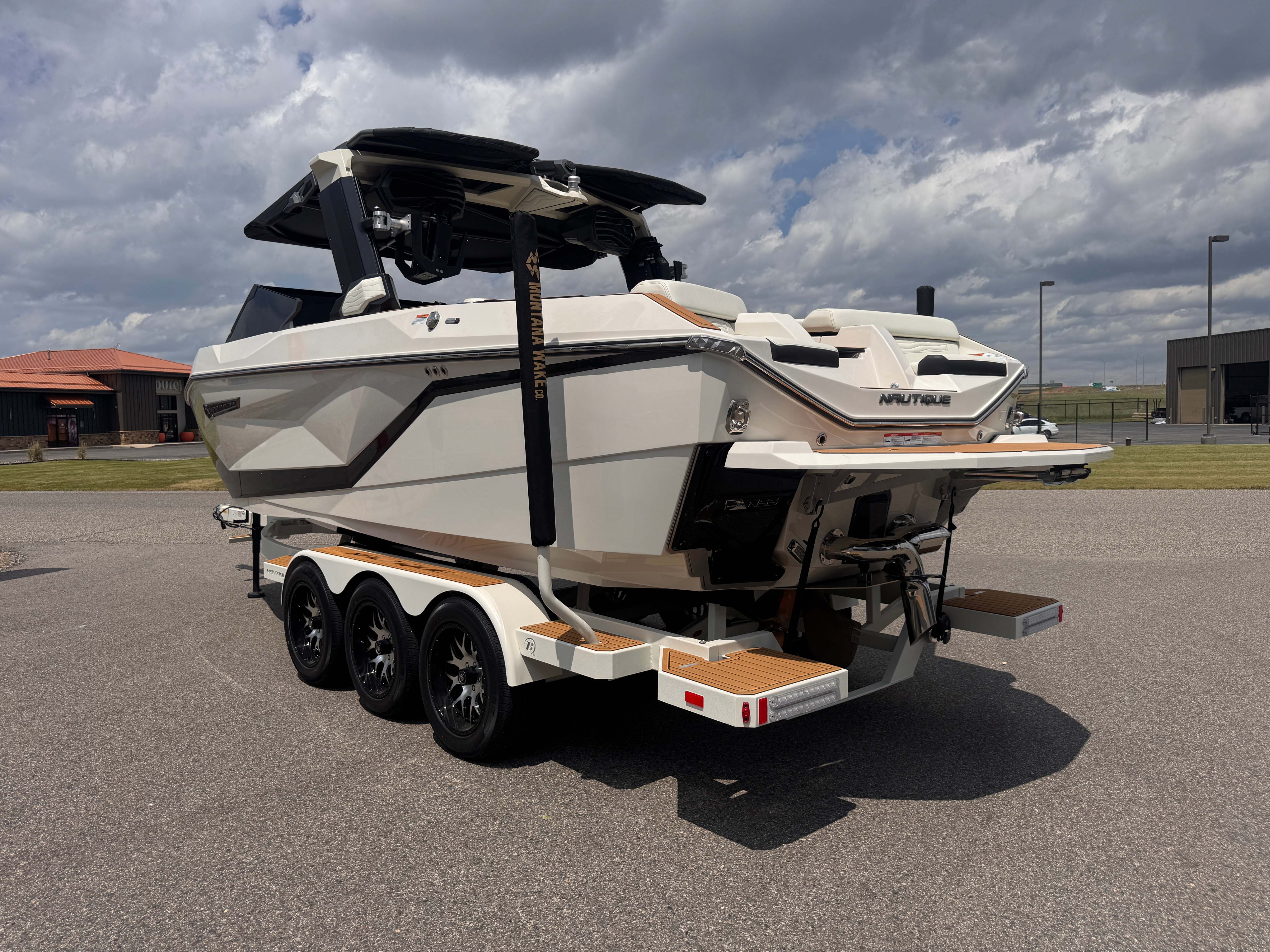 2025 Nautique G23