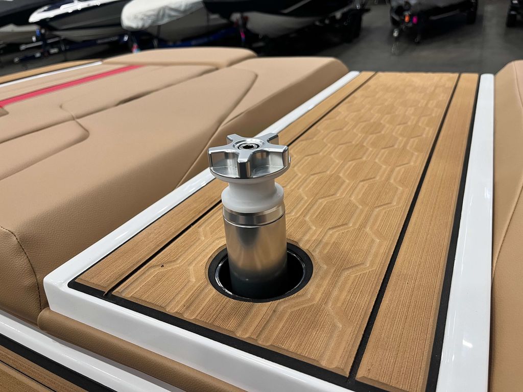 2025 MasterCraft XT22