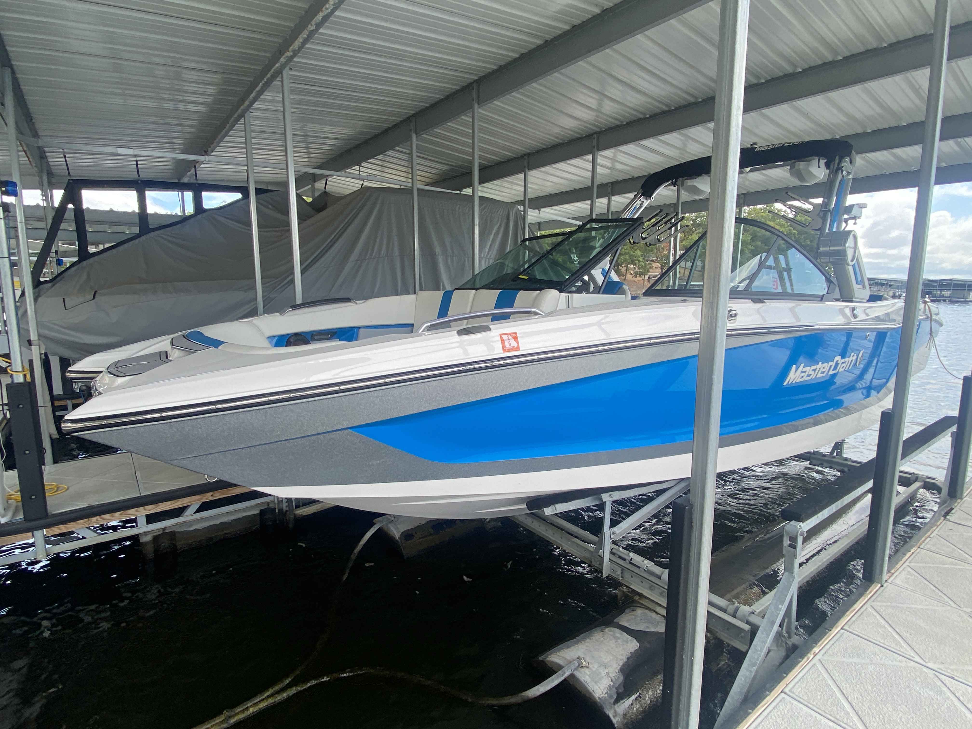 2022 MasterCraft X26