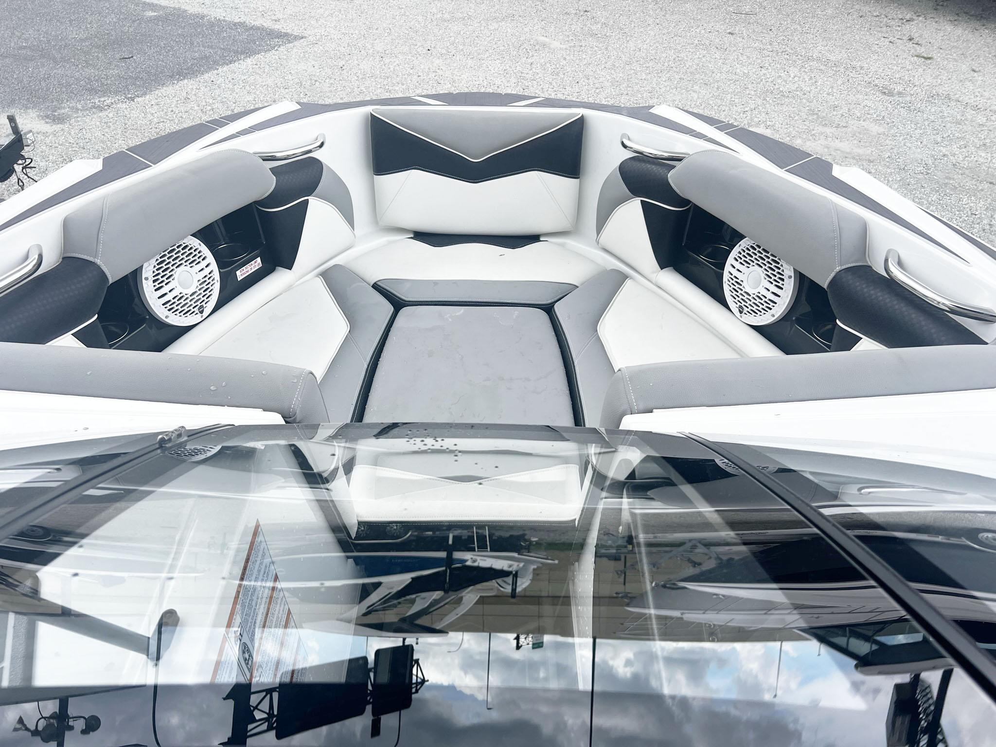 2023 Supreme S220