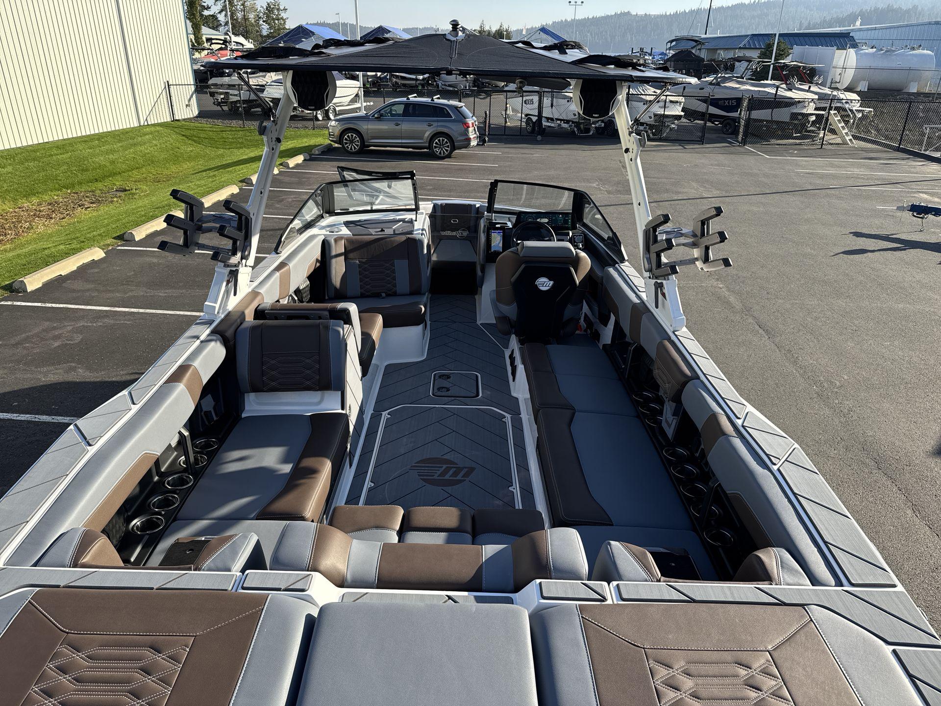 2025 Malibu 26 LSV