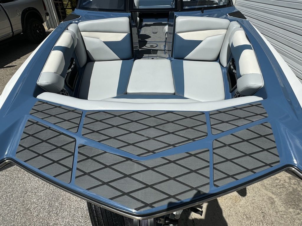 2021 Axis Wake Research A24 Icon