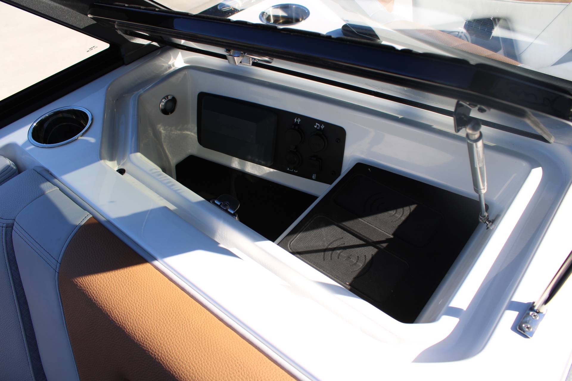 2025 Nautique S21