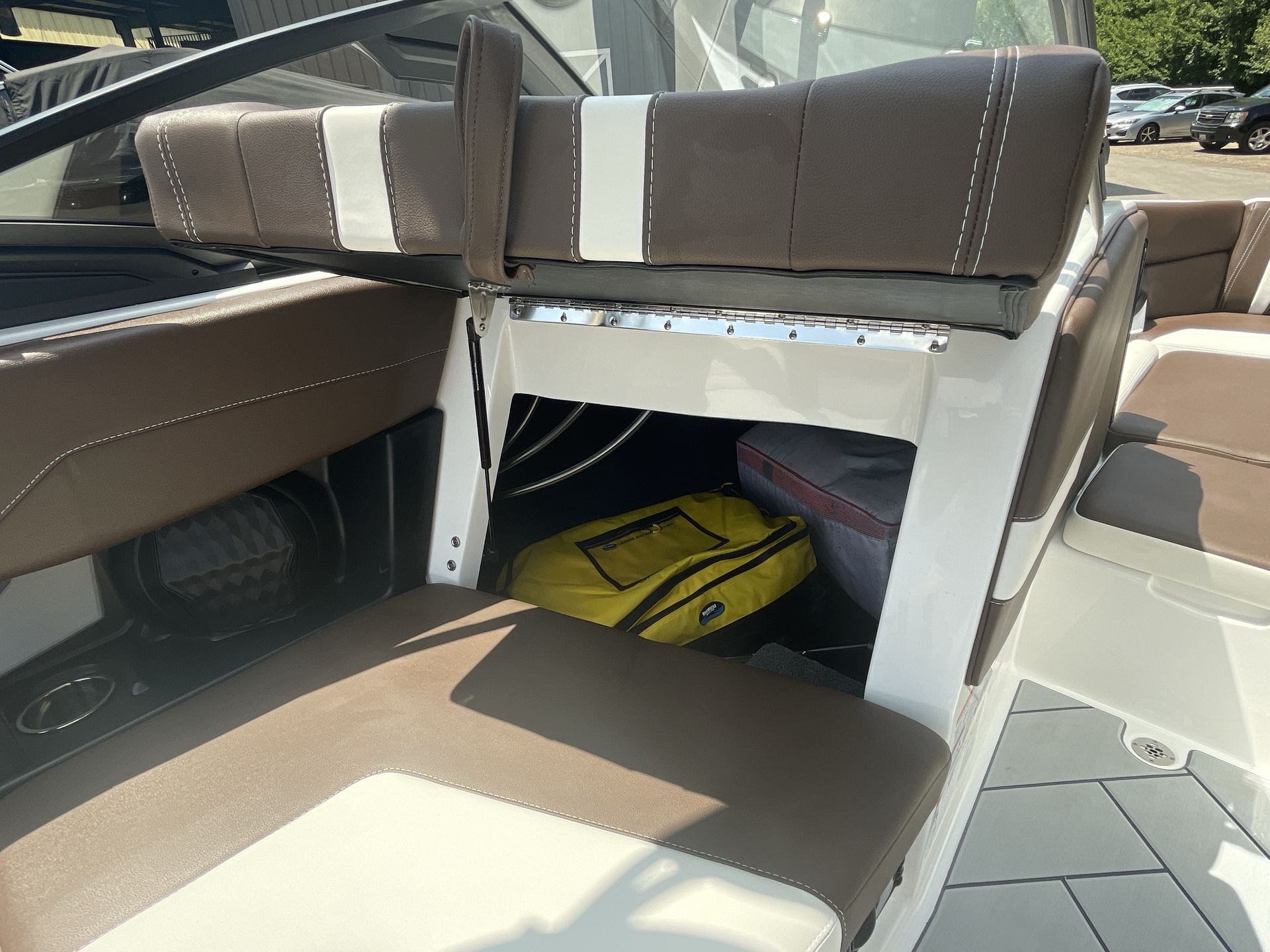 2024 Malibu 22 LSV