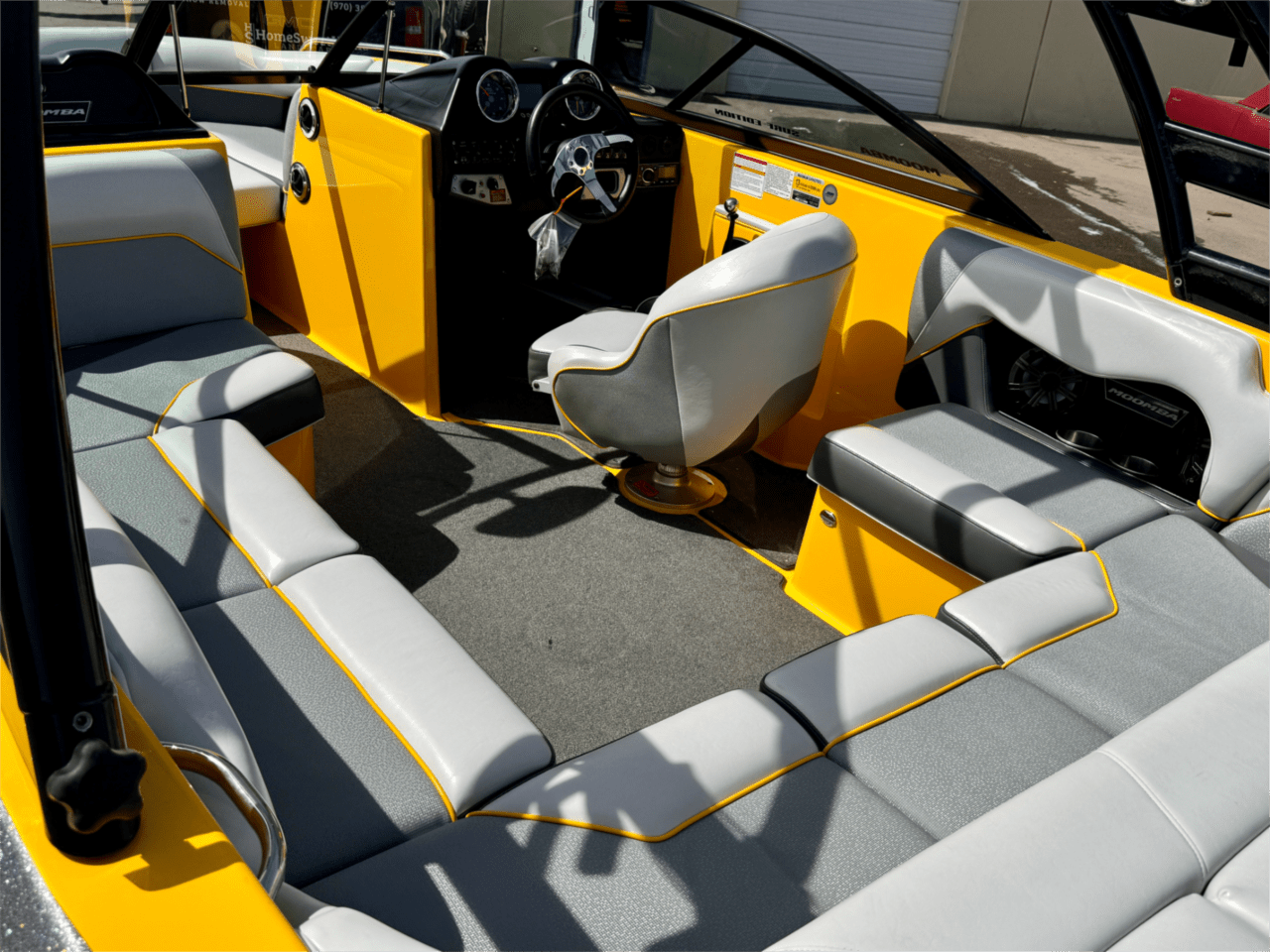 2015 Moomba Mondo SURF EDITION – Very Clean – Low Hours