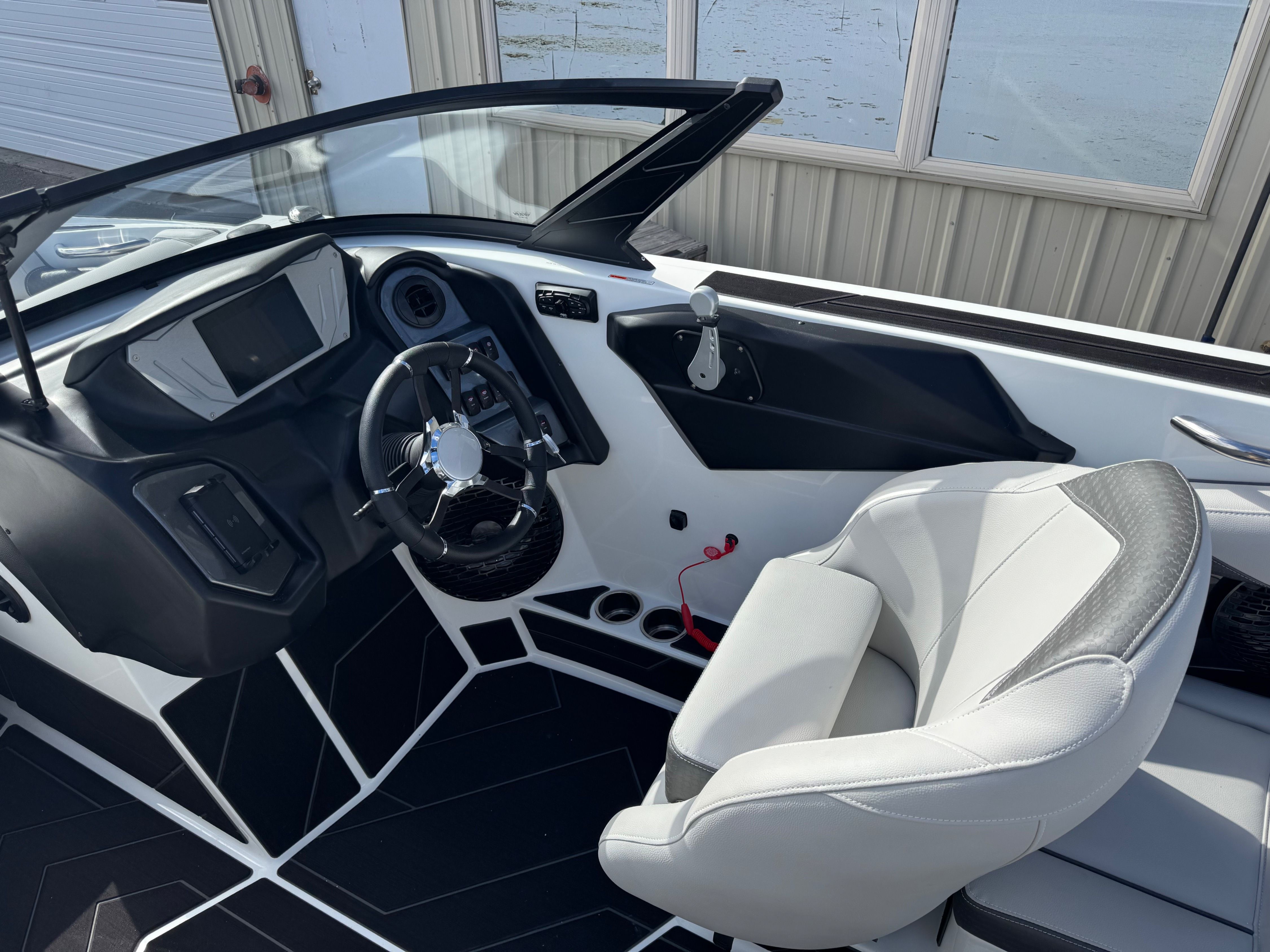 2025 Supreme S220
