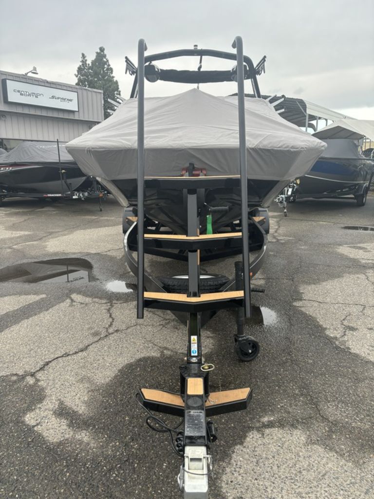 2024 supreme boats ZS232