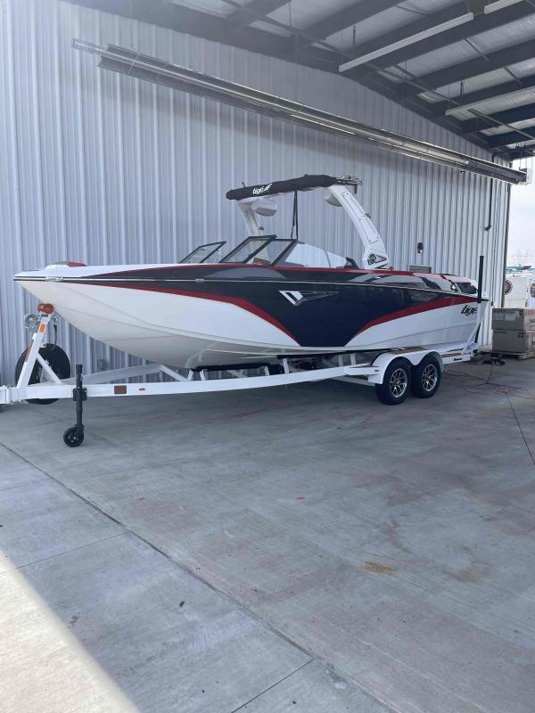 boat.Title