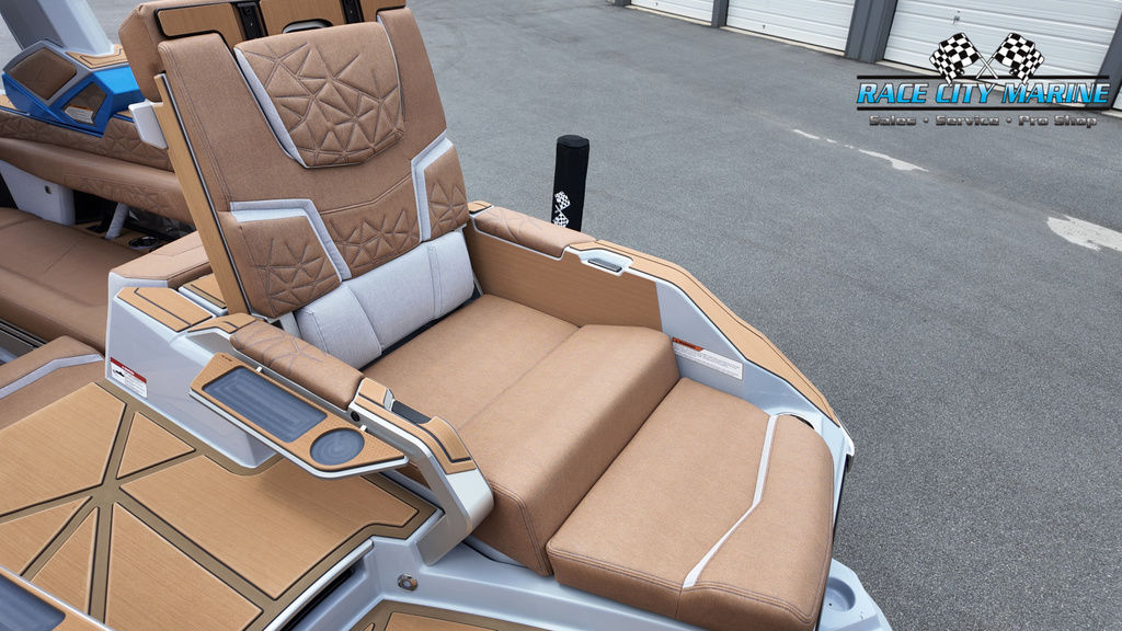 2025 Nautique P25