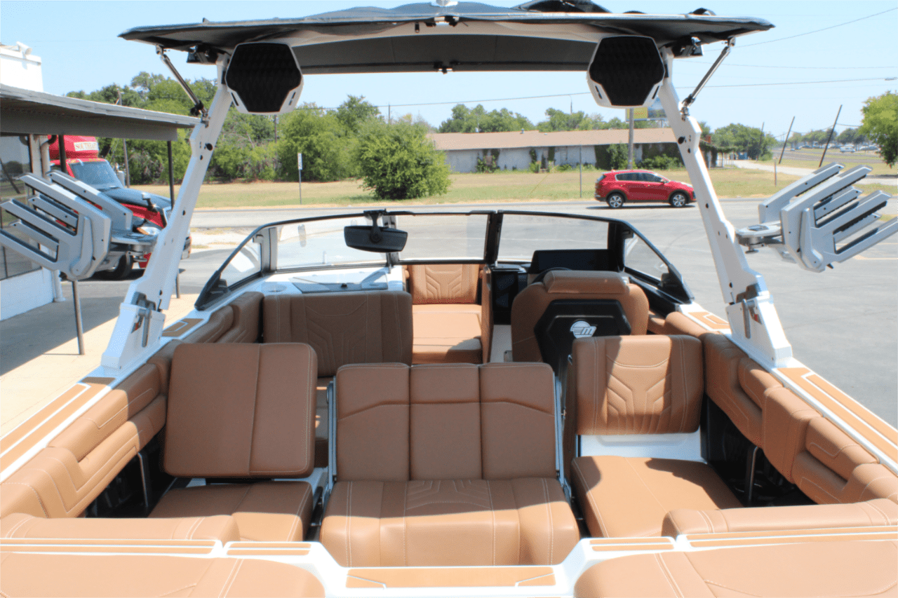 2025 Malibu 25 LSV