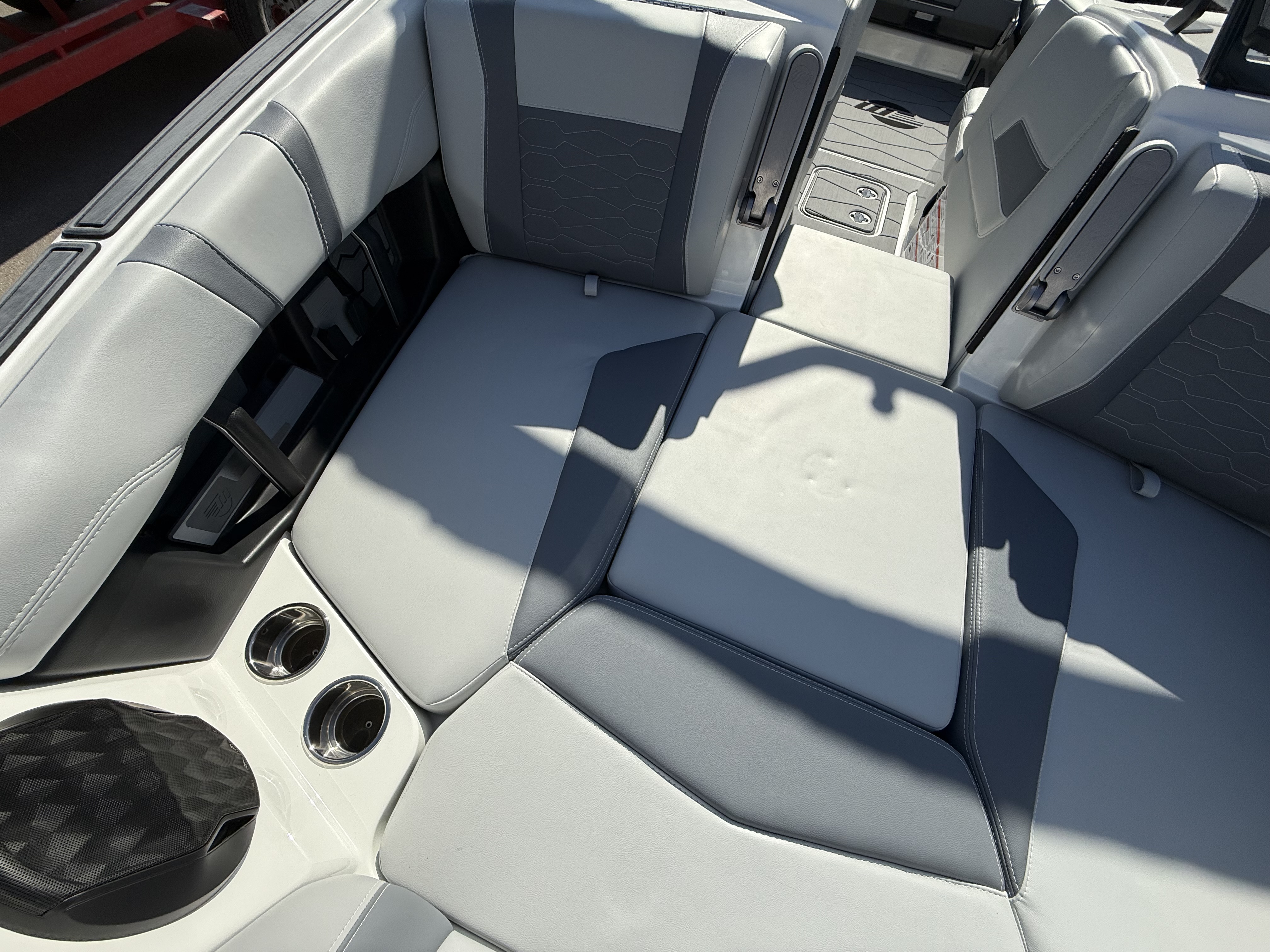2025 Malibu 22 MXZ