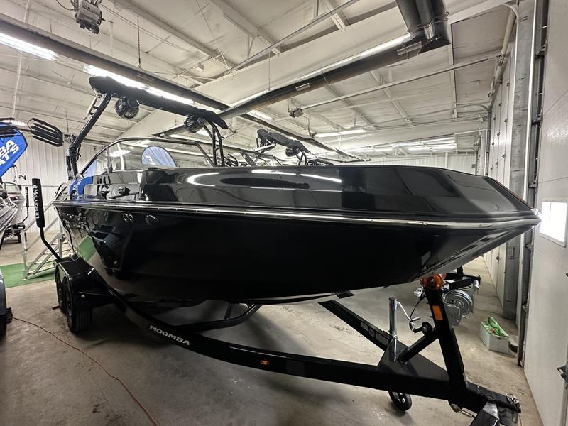 2024 MOOMBA MAX