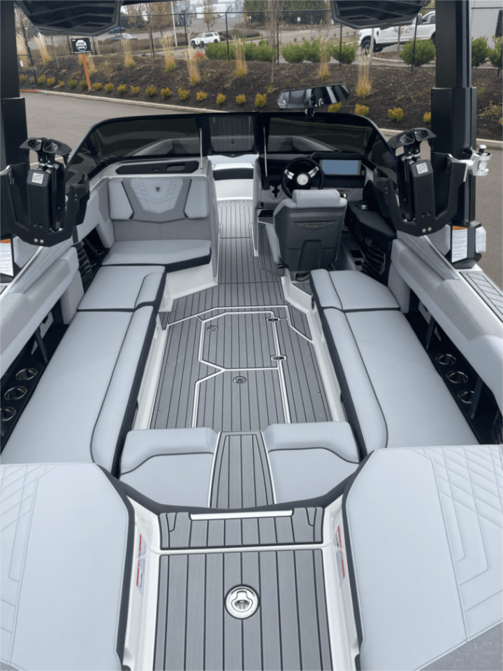 boat.Title