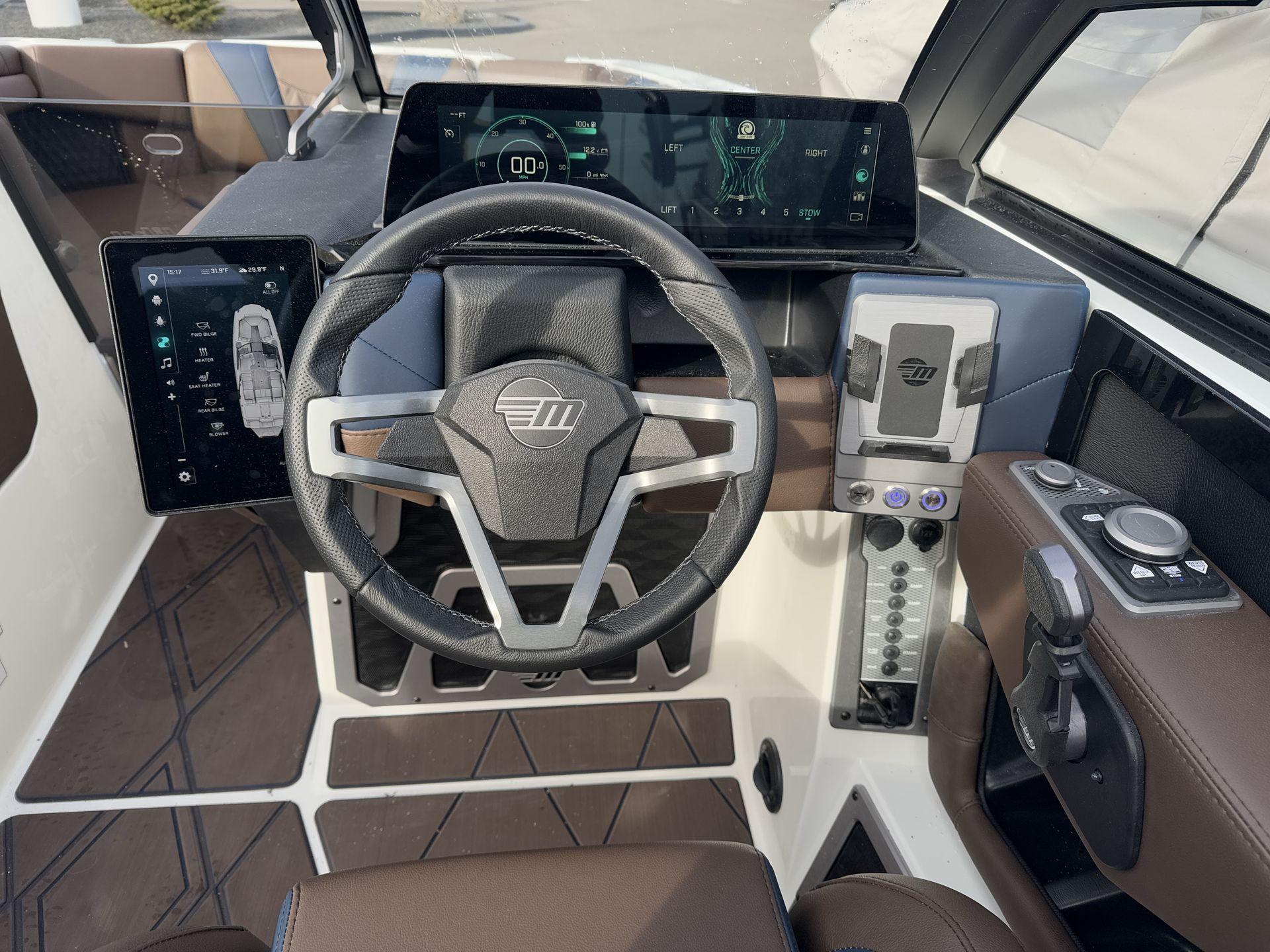 2025 Malibu M230
