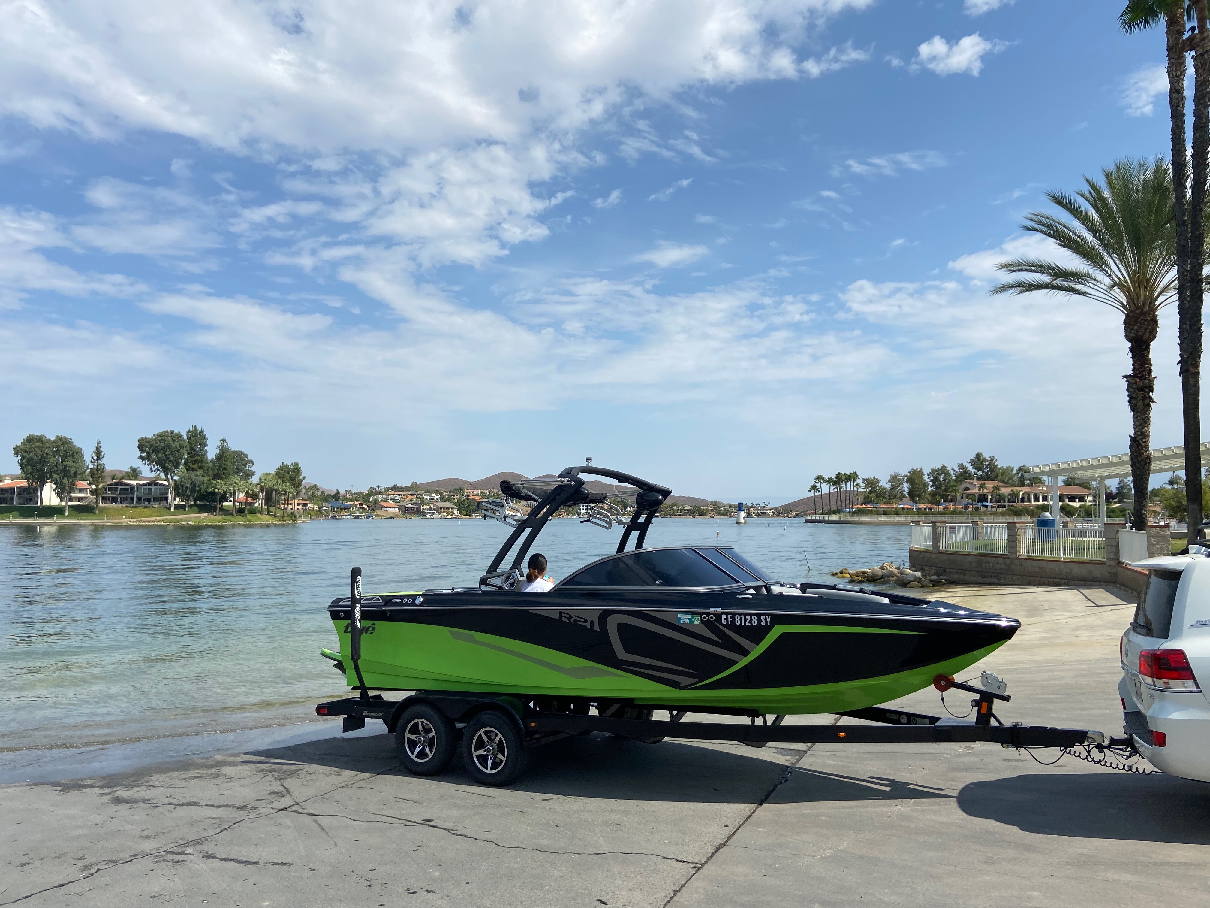 2020 Tige R21 WakeSurf 107 HOURS