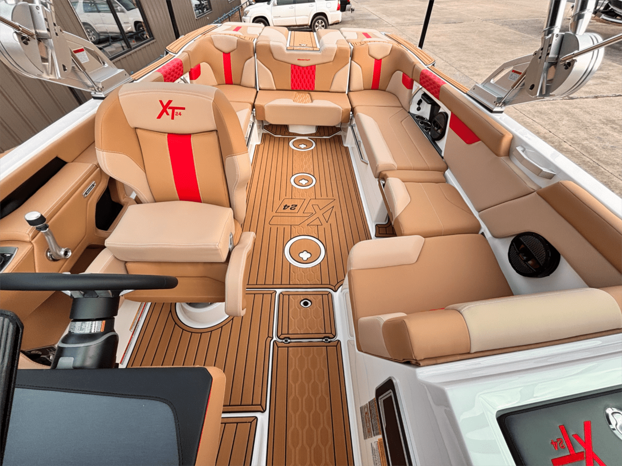 2025 MasterCraft XT24
