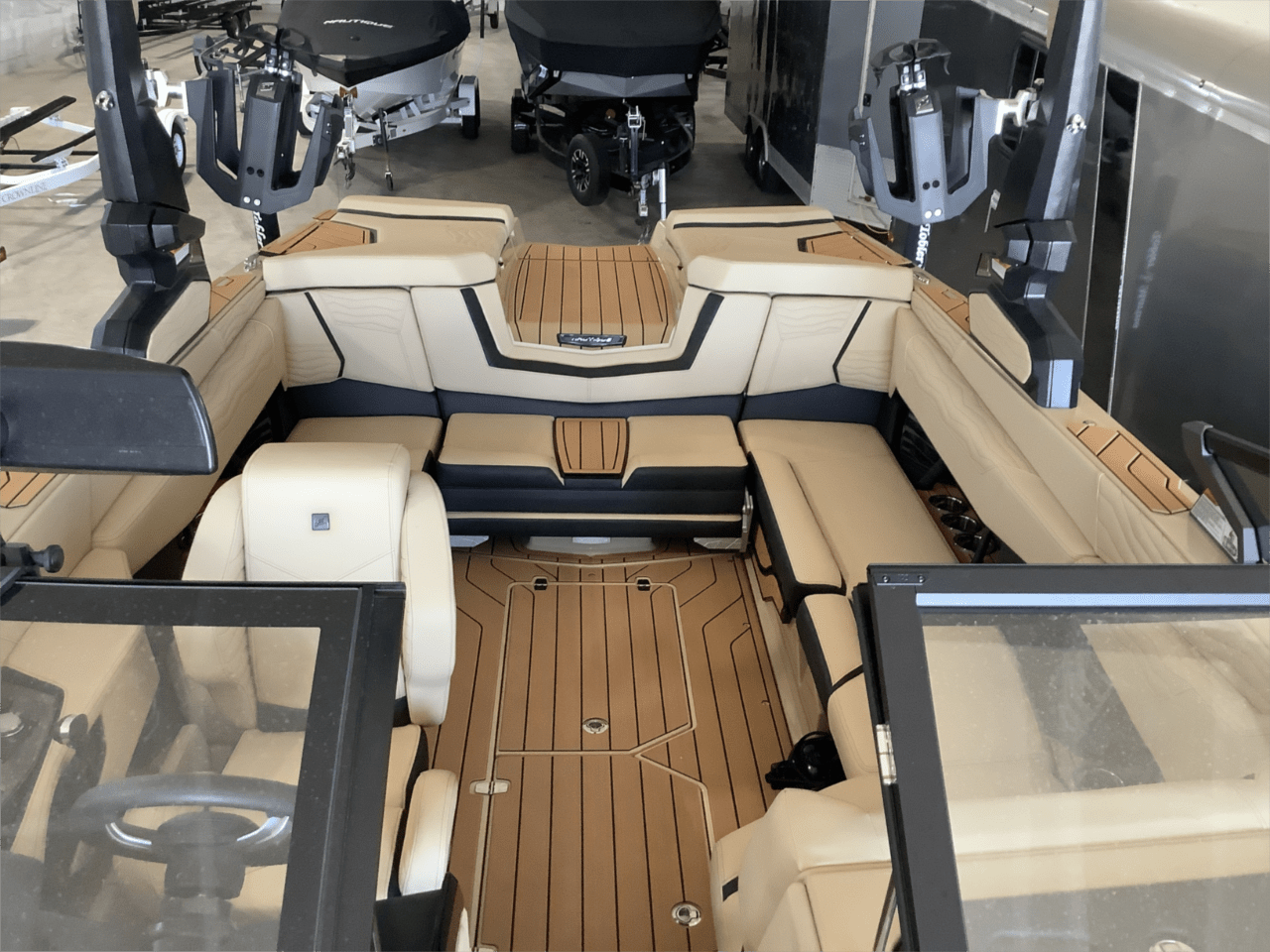 2025 Nautique G23