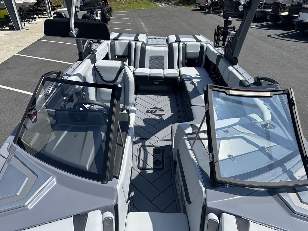 2024 Malibu Boats 23 LSV