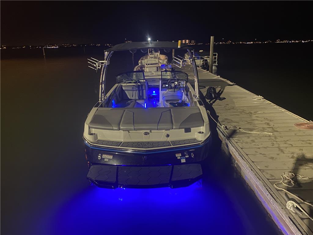 2017 MasterCraft NXT 22 Saltwater Series