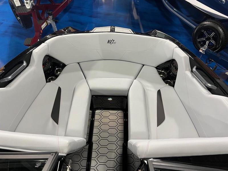NEW 2024 MasterCraft NXT20