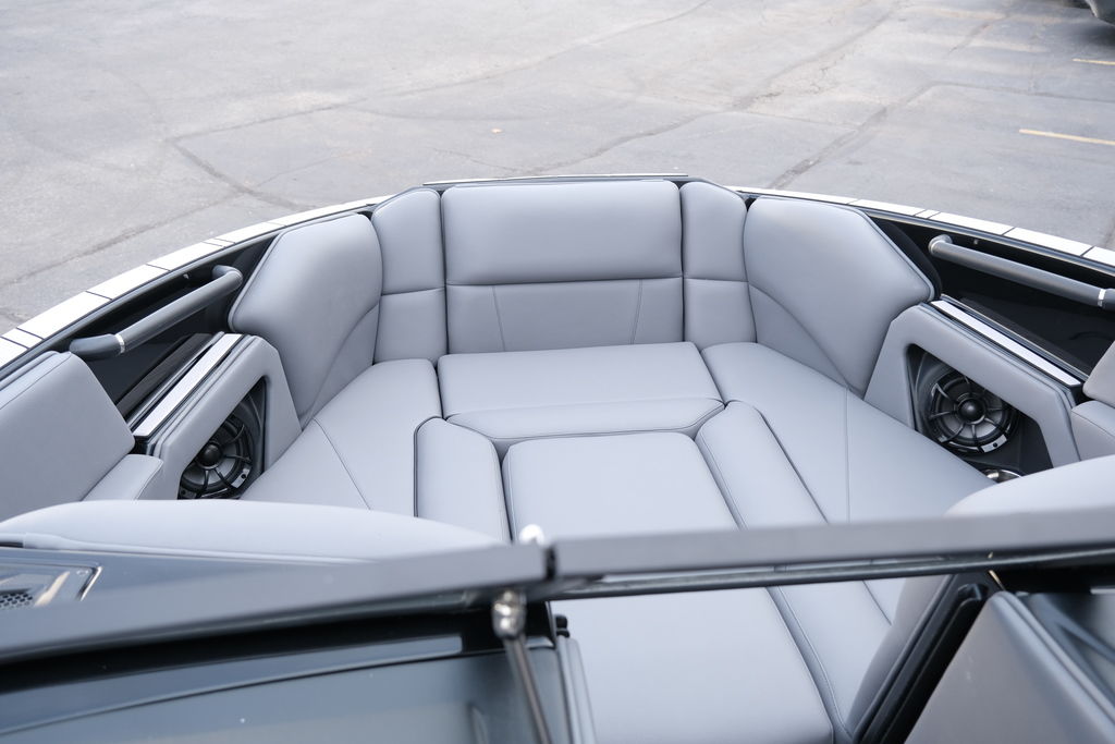 2024 MOOMBA Craz BRAND NEW LAST 2024 MODEL 