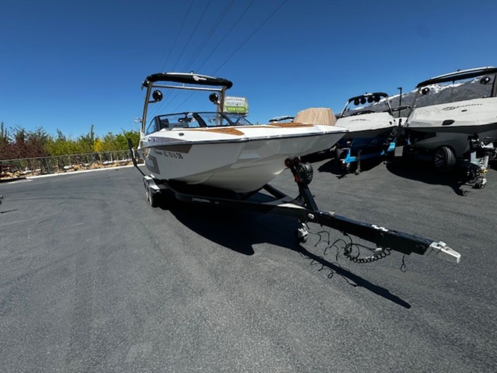 2020 Malibu Boats 23 MXZ Icon
