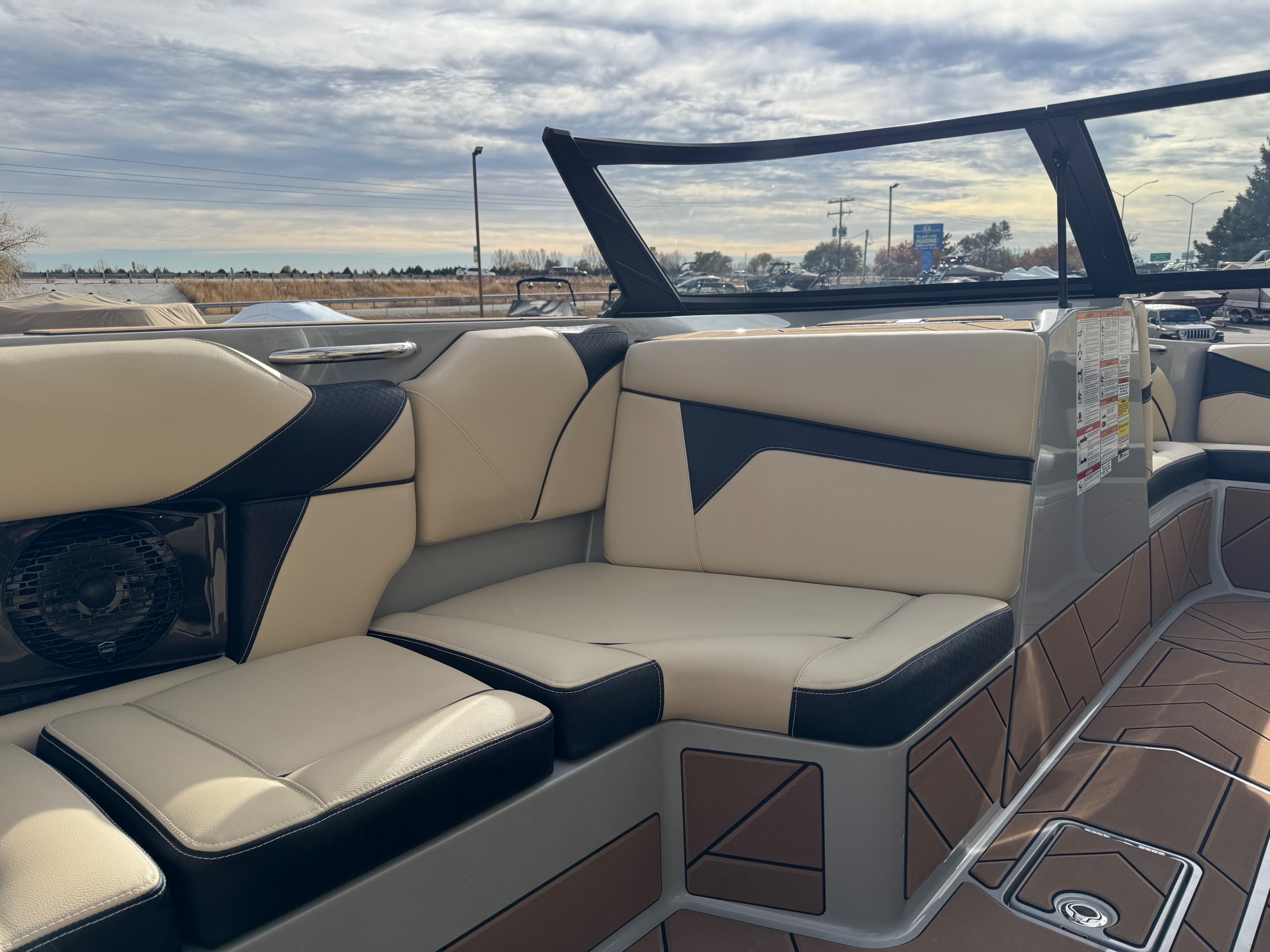 2025 Supreme S220