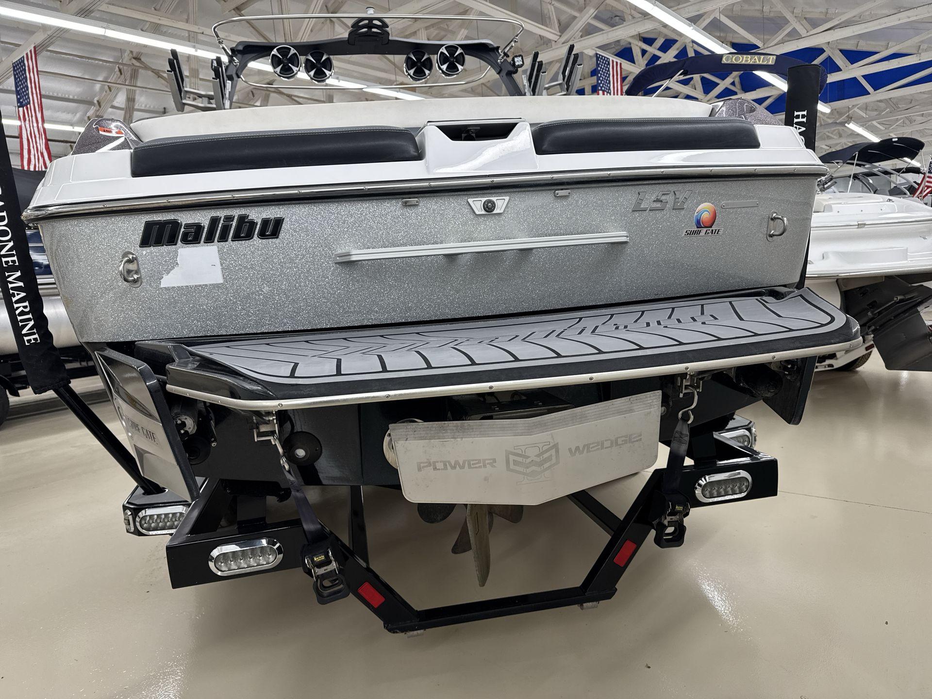 2016 Malibu 25 LSV