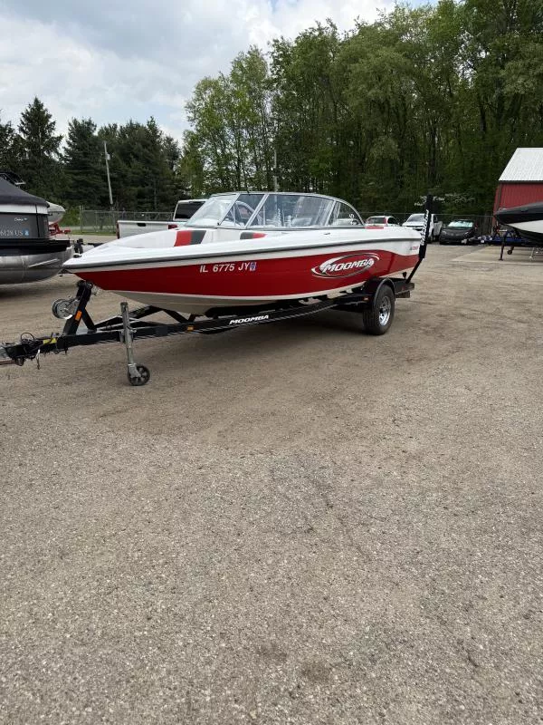 2005 Moomba Outback 